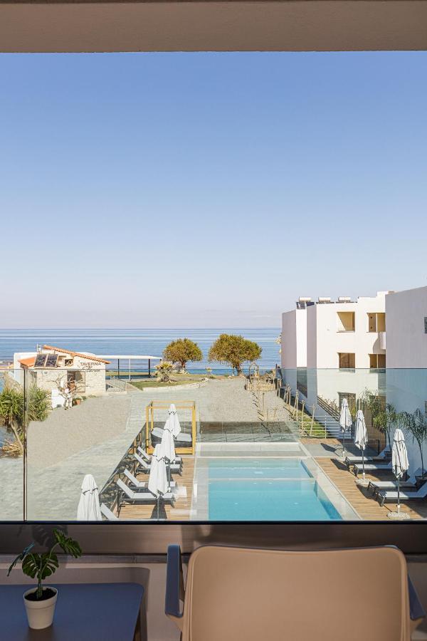 Eleven Boutique Suites Stavromenos Exterior photo