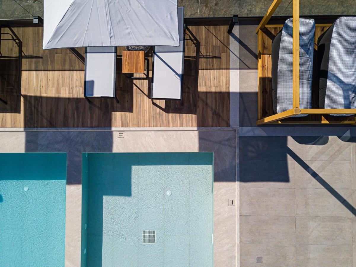 Eleven Boutique Suites Stavromenos Exterior photo