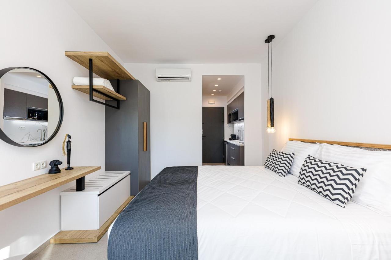 Eleven Boutique Suites Stavromenos Exterior photo