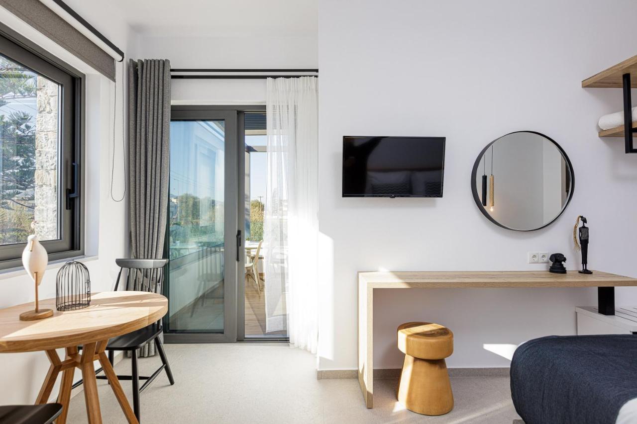 Eleven Boutique Suites Stavromenos Exterior photo