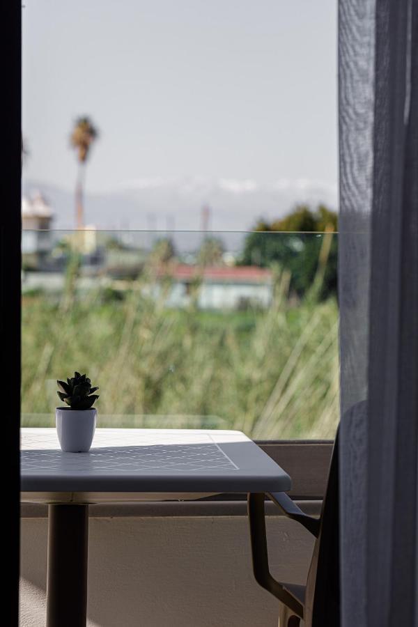 Eleven Boutique Suites Stavromenos Exterior photo