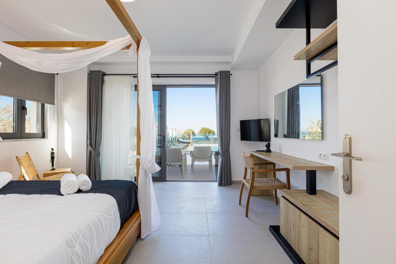 Eleven Boutique Suites Stavromenos Exterior photo