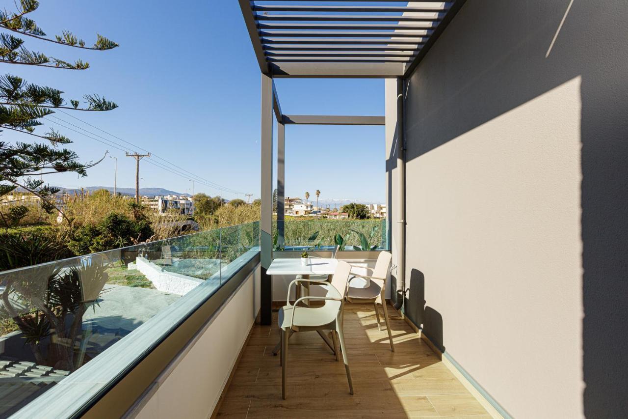 Eleven Boutique Suites Stavromenos Exterior photo