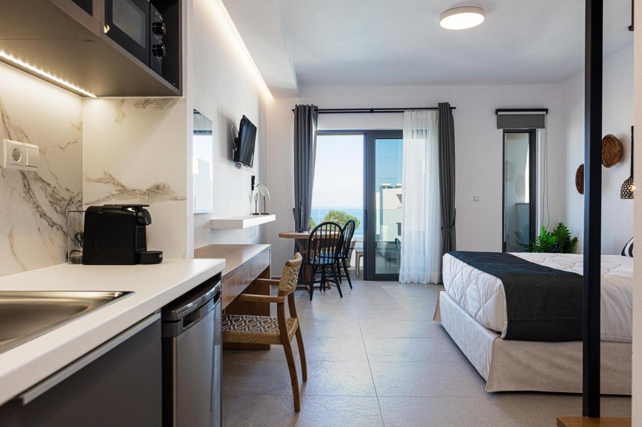 Eleven Boutique Suites Stavromenos Exterior photo