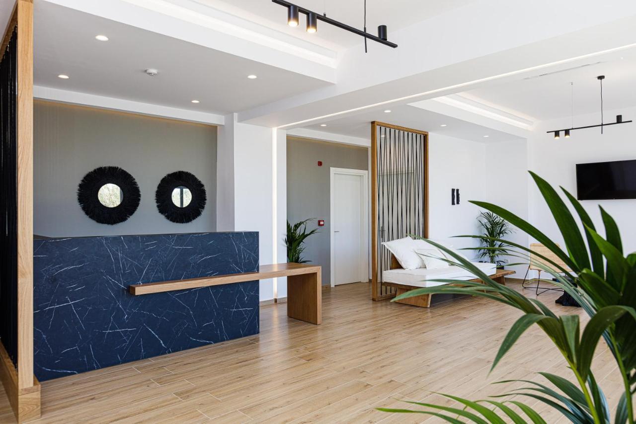 Eleven Boutique Suites Stavromenos Exterior photo