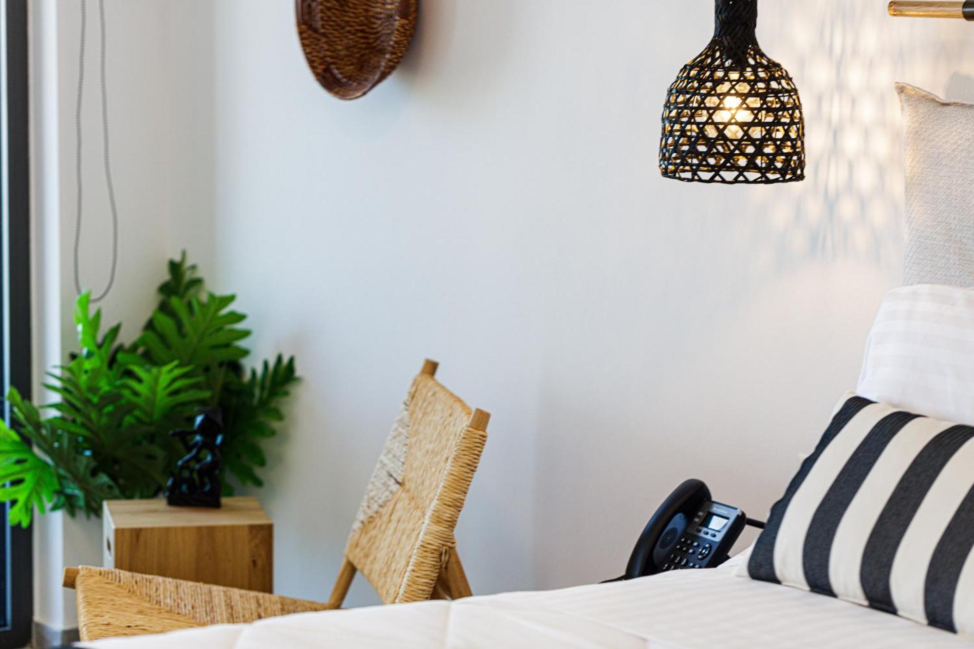 Eleven Boutique Suites Stavromenos Room photo