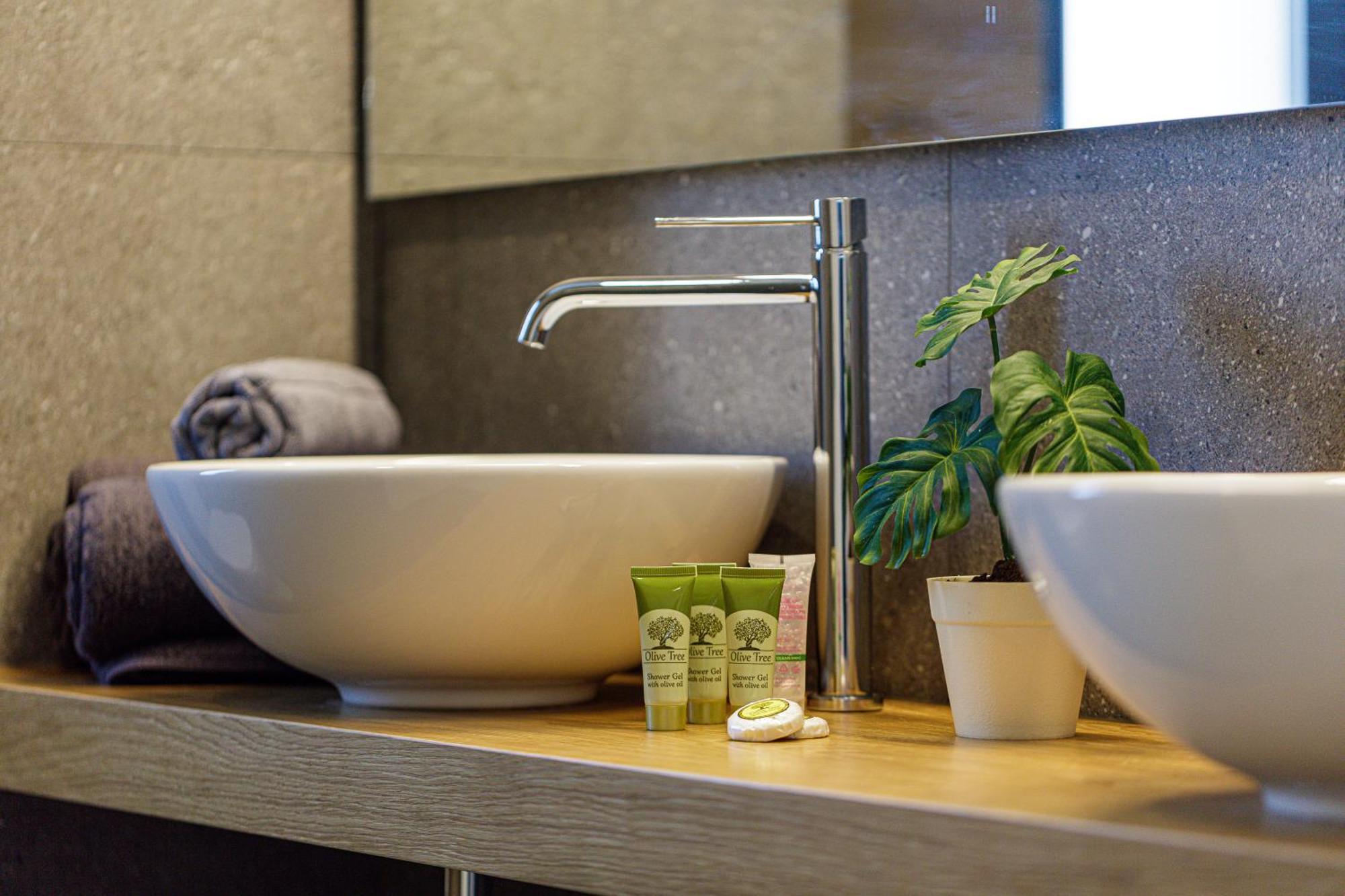 Eleven Boutique Suites Stavromenos Room photo